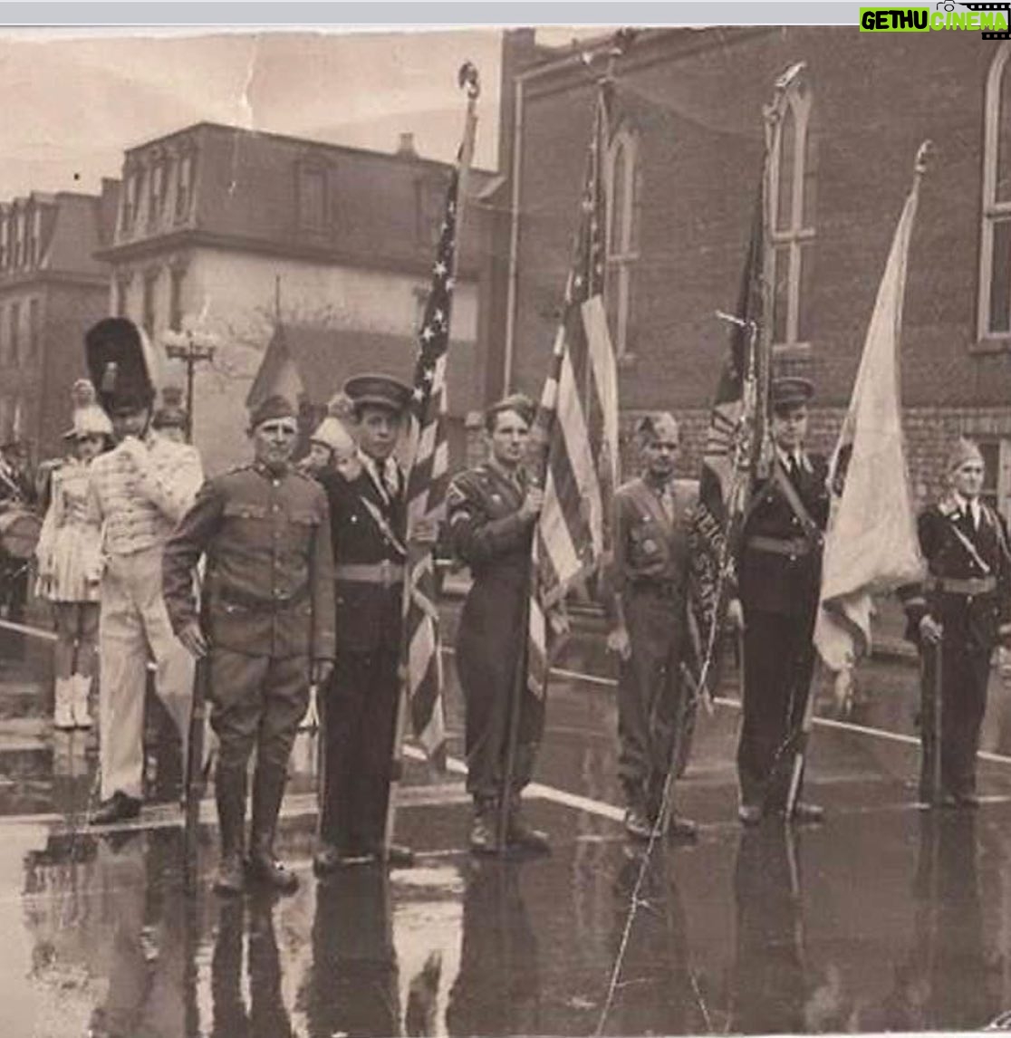 Alana de la Garza - 1.9K Likes - To all who serve now, my grandfathers and all who served before them. THANK YOU ❤️ Thank you for protecting us, our freedoms and our liberties. #HappyVeteransDay