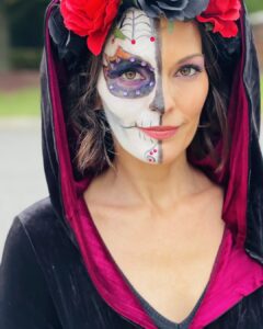 Actress Alana de la Garza HD Instagram Photos and Wallpapers April 2024