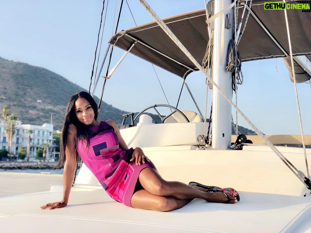 Alanna Forte - 833 Likes - 😘😘🙏🏾 #greece #boatlife #couplestrip #vacation #goodtimes #fun #blessed