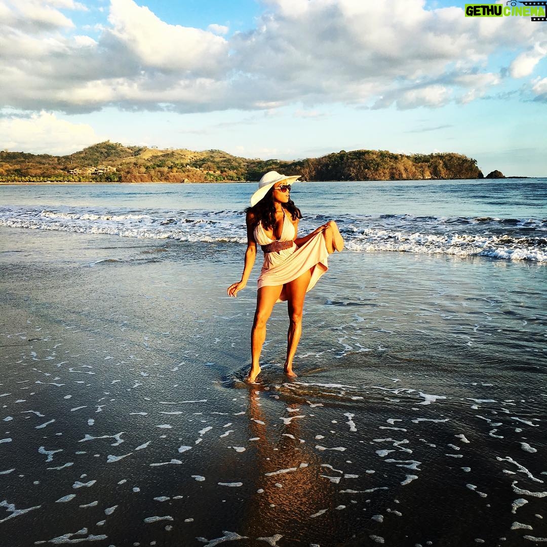 Alanna Forte - 582 Likes - #costarica 🏝🙏🏾💋💋💜