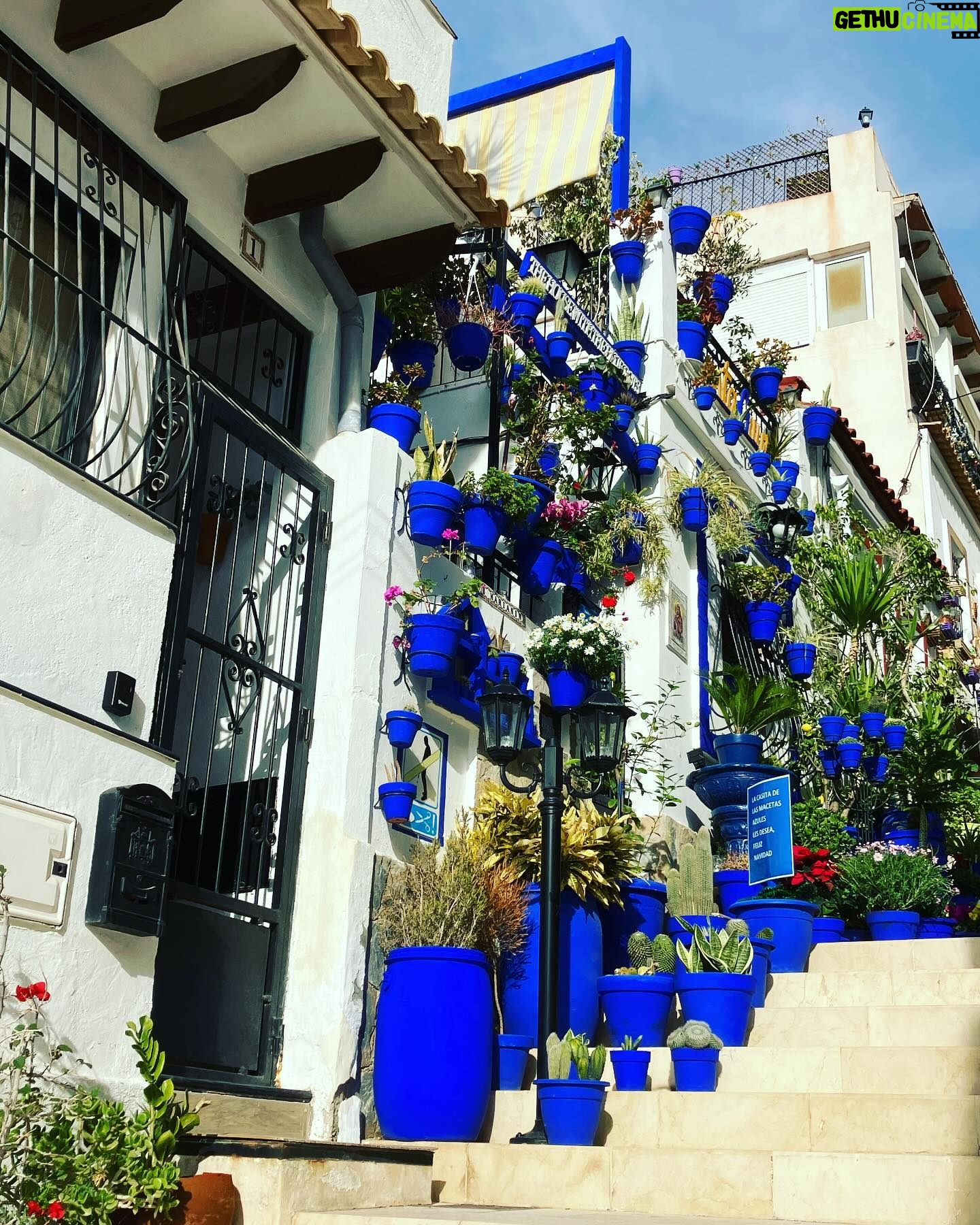 Alanna Ubach Instagram - Pretty Spain pics! Happy Monday! Xoxoxo
