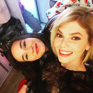 Alara Bozbey Instagram - O biiiiirrrr Türkü 🖤✨👯