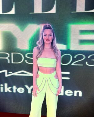 Alara Turan Instagram - 💚 #ellestyleawards2023
#davet #reklam