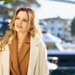 Alara Turan Instagram – Birazdan @evlilikhkhersey yeni bölümüyle @foxturkiye de, üstelik 8 Mart’a özel bir bölümle… Ne mutlu bize. Dünyanın biz kadınlar için daha eşit, daha adil, daha özgür bir yer olması dileğiyle… Dünya Emekçi Kadınlar Günümüz kutlu olsun. İyi ki varız. 💪🏻
#8martdünyakadınlargünü 
📸: @burcuyetis 🤍