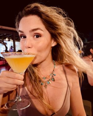 Alara Turan Instagram - 🥂