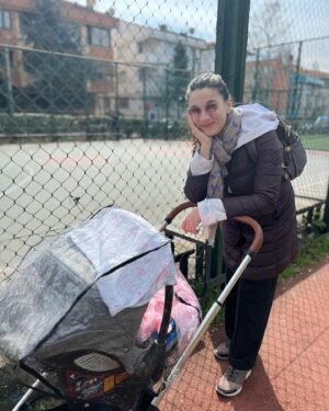 Alayça Öztürk Instagram - Yanaklarım biraz daha şişerse beni @yektakopan seslendirecek #sid oldum başınıza haydi bakalım
