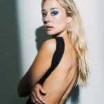 Alba August Instagram – @inrikes_magasin 🌺☁️🌺

Foto @martin.kiessling 
Smink @lindahallberg