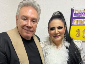 Alejandra Avalos Instagram - Gracias @twistedbroadwaymx por la invitación especial  a participar con Maybe this time - Cabaret - Tal Vez Ahora  con grandes invitados @pedritosolaps  @victornoriega , #RubénLara, #JulioManino , @alejandraleytv #javieresponda y grandes invitados especiales además del extraordinario público que con sus cariñosos aplausos y vítores que nos acompañaron éste sábado 22 en el @teatrosilviapinal GRACIAS !
