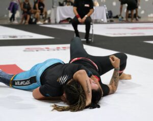 Alejandra Lara Instagram - Campeona Absoluta avanzadas 🇨🇴🇲🇽 @elitesubmissionleague #Guadalajara 2023 Mi conjunto de Ajolote 💕 @presionydiamantes 💎 #perseverabajopresion 💫 La última foto es de 2019