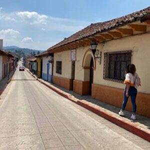 Alejandra Lara Instagram - Mayo 🦋 🍃🥰