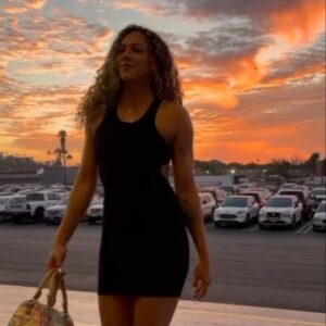 Alejandra Lara Instagram - #Bellator300 🔥 Out of the cage 💋