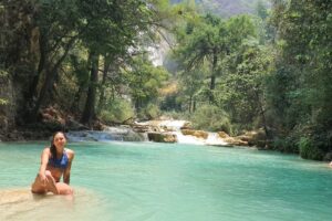 Alejandra Lara Instagram - Mayo 🦋 🍃🥰