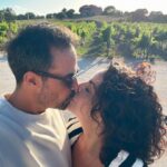 Alejandra Ambrosi Instagram - Esto es un paraíso, no tengo pruebas pero tampoco tengo dudas. #LunaMieleros