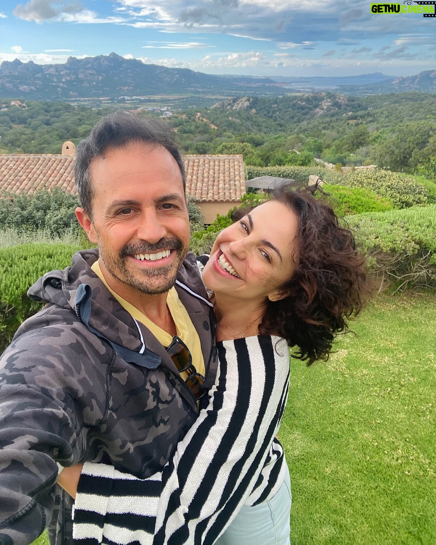 Alejandra Ambrosi Instagram - Esto es un paraíso, no tengo pruebas pero tampoco tengo dudas. #LunaMieleros