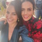 Alejandra Ambrosi Instagram - Muy agradecida de cerrar este proyecto #HermanasGuerra de manera tan especial, rodeada de gente hermosa y muy talentosa. Gracias a mis directores @sevive @mrsadi, a mis productoras @val.martino @iskandaranimariana @fherfranco86 , al increíble crew, a todo el maravilloso elenco, al departamento de maquillaje y vestuario!!! Son lo máximo!! A tod@s!! Por el placer de coincidir !! 💙🙌💙🙌💙 Gracias a #Durango y a toda su gente linda. Gracias a todo el equipo de @marabiertoproductions y por supuesto a @netflixlat 🔥🥰 Gracias a tod@s y cada uno, nos vemos en el que sigue!!! Los quiero!!! ❤️🥂🙌💫🎬#itsawrap