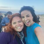 Alejandra Ambrosi Instagram - Muy agradecida de cerrar este proyecto #HermanasGuerra de manera tan especial, rodeada de gente hermosa y muy talentosa. Gracias a mis directores @sevive @mrsadi, a mis productoras @val.martino @iskandaranimariana @fherfranco86 , al increíble crew, a todo el maravilloso elenco, al departamento de maquillaje y vestuario!!! Son lo máximo!! A tod@s!! Por el placer de coincidir !! 💙🙌💙🙌💙 Gracias a #Durango y a toda su gente linda. Gracias a todo el equipo de @marabiertoproductions y por supuesto a @netflixlat 🔥🥰 Gracias a tod@s y cada uno, nos vemos en el que sigue!!! Los quiero!!! ❤️🥂🙌💫🎬#itsawrap