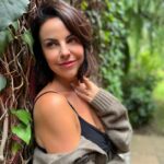 Alejandra Ambrosi Instagram - Nunca es tarde para empezar el camino hacia sentirte bien contigo 🍃🎍🪵 Al principio es raro e incómodo pero vale la pena para seguir creciendo ¿no creen? ¿Qué aspecto de tu vida te gustaría re direccionar?