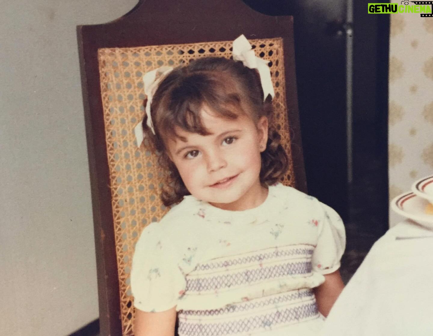 Alejandra Ambrosi Instagram - Sigamos siendo niños, solo así podremos crear y seguir creciendo. #FelizDíaDelNiño