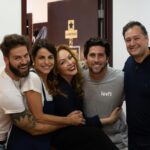 Alejandra Ambrosi Instagram - Hoy me toca decirle HASTA PRONTO A @222historiaparanormal El teatro nos da la oportunidad de hacer comunidad, de sentirnos parte de algo, de imaginar mundos posibles, de viajar sin tener que salir de nuestras ciudades. Me siento profundamente agradecida por la oportunidad de viajar con @222historiaparanormal a un mundo más allá de la lógica y la razón. Eli me enseñó a creer en mí, a encontrarme debajo de todas mis capas para atreverme a SER confiando en mi intuición y en que el camino del arte es alimento para el alma. GRACIAS @cocovalles @antoniocalvini @rbkmore gracias al @teatroxola gracias a todo el personal técnico, a @ramses_soto a mis compañeros que amo. @diegokleinfranco amigo!! Que el teatro nos vuelva a reencontrar, y a tod@s!! @jorgelosaactor qué placer conocerte y coincidir!! @erikadlarosaactriz te adoro!! Fue un proceso inolvidable 💫 Nos vemos en la próxima!! 🙌❤️💫