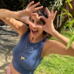 Alejandra Ambrosi Instagram - Esa que damos por hecho y que hay que respetar 🌸🌱 #DíaDeLaTierra