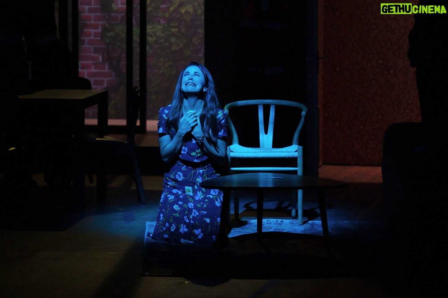 Alejandra Ambrosi Instagram - Hoy hay teatro 馃幁 @222historiaparanormal Funci贸n 6:00 PM Teatro Cola Julio Prieto