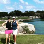 Alejandra Barros Instagram - Hoy viví una increíble experiencia gracias a @conradtulumrivieramaya en el campo de golf de @pgarivieramaya GRACIAS!!! Tienen que conocer este lugar! 🤩⛳️👏🏼 #ConradTulumRivieraMaya #ConradTulum #StayInspired #GolfMasteryExperience