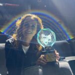 Alejandra Barros Instagram - Gracias PREMIOS BRAVO!!! Los esperamos en @escaperoomobra Hace unos días nos dieron el premio Bravo de “Mejor Obra del Año” y a @palyoficial y a mí el premio de “Mejor Actriz” Acompáñennos esta SEMANA DE MARATÓN!!!! 🎭 Se van a divertir mucho!!! Los espero en el NUEVO TEATRO LIBANÉS!!!
