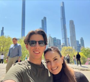 Alejandra Barros Instagram - Love you @luisma.peralta #ny #centralpark