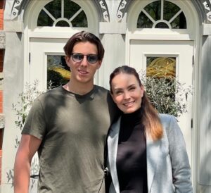 Alejandra Barros Instagram - Love you @luisma.peralta #ny #centralpark