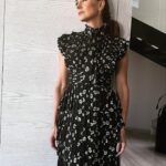 Alejandra Barros Instagram - Ayer fue el estreno de CABARET!!! @cabaretmexico Tienen que ir al @teatroinsurgentes a ver esta joya!!! FELICIDADES! Gracias @carlospinedamx por este hermoso vestido!!! Gracias @leocastanuela @jerryml1 @steponfashion por coordinar este look @iconique.jewels gracias por los accesorios! Gracias @rosamariagarcia_makeup por el maquillaje y peinado!!! Todo este equipo me hizo sentir ayer muy especial! GRACIAS!!!!