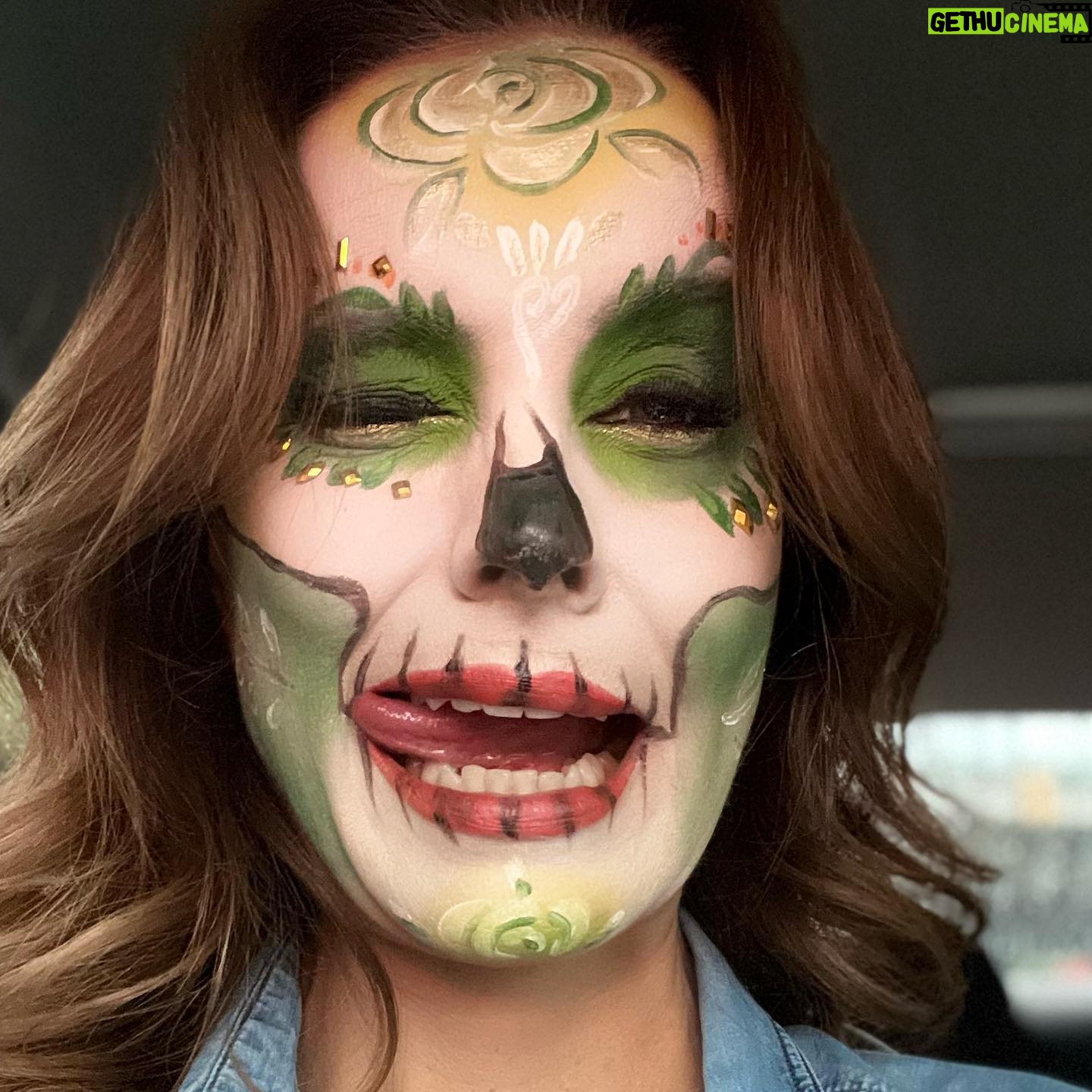 Alejandra Barros Instagram - Quien más anda de catrina en estos días? 🥰 Gracias @andi_mexico