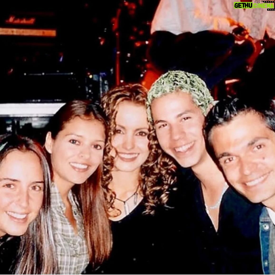 Alejandra Barros Instagram - Gran #tbt @irancastillo @grettellv @christianchavezreal @pacsrubio Quien se acuerda de #Clase406 ?????