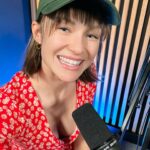 Aleksandra Adamska Instagram - Mordeczki moje ❤️ W niedziele 15.05 o 19:00 będę gościem Szymona Majewskiego w programie NIE MAM PYTAŃ w @radio_zet 🎙 Myśle ze to była fajna i ciekawa rozmowa. ✨ Sama chętnie posłucham, bo oczywiście nie do końca pamietam o czym i co mówiłam 🤪☝🏼🙈 to kto posłucha? (Oprócz mnie i mojej mamy of course😉😂🤓) …chociaż teraz zdałam sobie sprawę ze ja przecież radia nie mam. 😜🙈 luz. Coś wymyślę 😉🙈 #radio #radiozet #szymonmajewski #niemampytań #olaadamska #aktorka #dousłyszenia