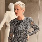 Aleksandra Adamska Instagram - Co powiecie na stylizację pełną blasku i elegancji, jednocześnie emanującą niesamowitą delikatnością? Właśnie na taki klimat postawiliśmy z Olą Adamską wybierając dla niej sukienkę na mój pokaz #RethinkFashion Dajcie znać w komentarzach czy ta propozycja się Wam podoba🥰 #style #maciejzień #pokazspecjalny #rethinkfashionbyperwoll #fashionshow