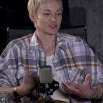 Aleksandra Adamska Instagram - Cały sezon @pati.serial już w @player.pl 👋💙A z @olaadamska i @bartek_ignaciuk rozmawiamy o drodze do młodszej Pati, trudnych scenach, kulinarnych umiejętnościach i świetniej ekipie 🎥 Podcast MÓWIMY O KINIE czas-start! #patiserial #pati #skazana #olaadamska #tvn #playerpl #interview #mowimyokinie #podcast #rozmowa