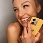 Aleksandra Adamska Instagram – Ten moment gdy kolor twojej Motoroli odpowiada twojemu nastrojowi 😁☺️🍑 

#peachfuzz #smile #happiness #reklama @motorolapolska