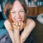 Aleksandra Adamska Instagram - Za tobą piękny, momentami bardzo niełatwy rok. Rozwijasz się, ✨ wzrastasz, 💫 ukochując się w prawdzie i miłości. 💛 Jestem z Ciebie bardzo dumna. Zawsze będę przy Tobie Oleńko. ⭐️ Sto lat 🎂 #urodziny #32