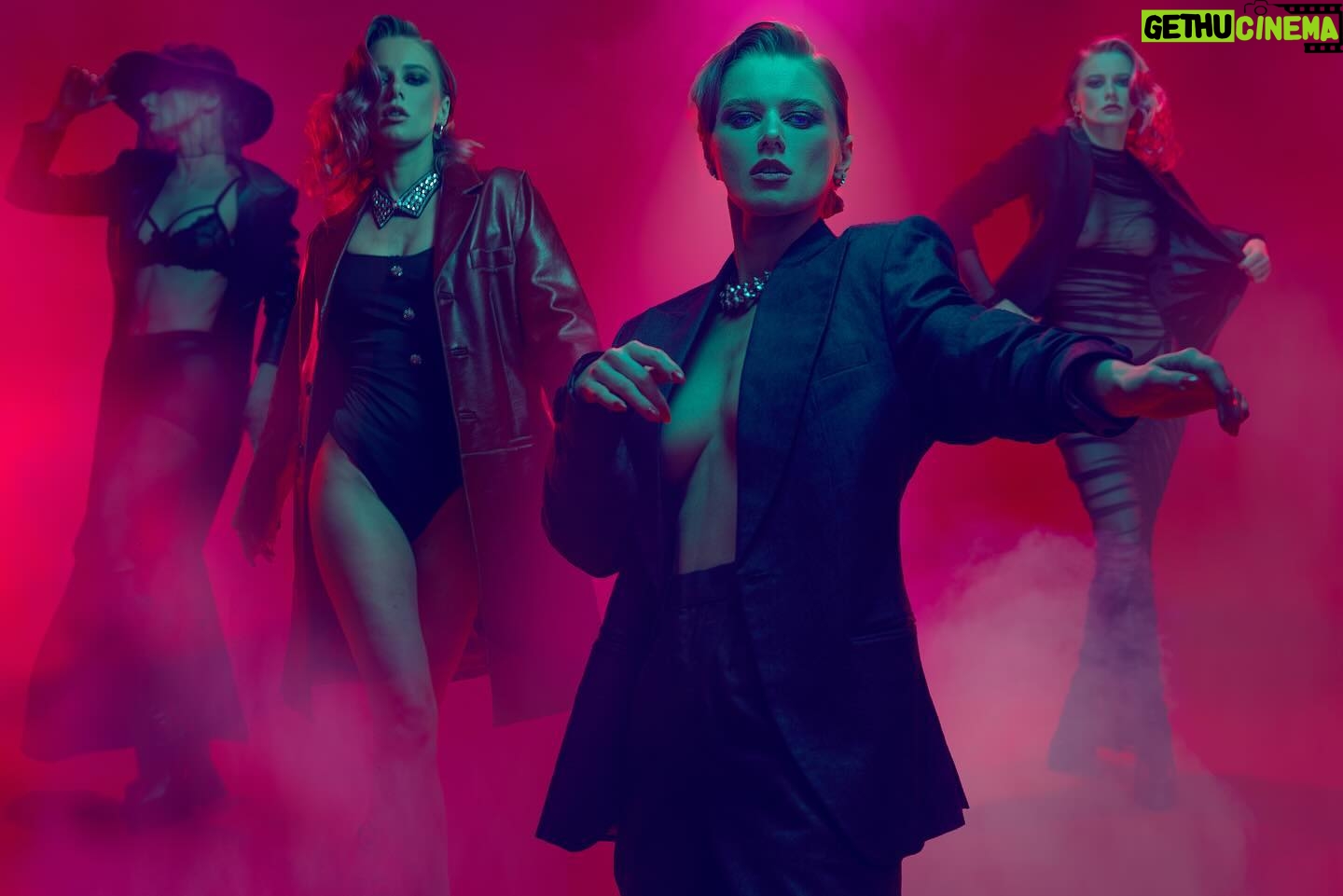 Alena Savostikova Instagram - In a world of roaring 20s and shadows of the past, every look tells a story. From the streets of Birmingham to the heights of glamour, each persona speaks of power, mystery, and the fierce spirit of rebellion. By order of the Peaky Blinders, here’s a glimpse into the many faces of style. #PeakyBlinders #Fashion #1920sVibes Muse: @liforsash Stylist: @teamryujishiomitsu @ryujishiomitsu Makeup: @janinadizon Hair: @maraashidahair Team: @edgeoflightstudios @kevincayuca @kaitoumie
