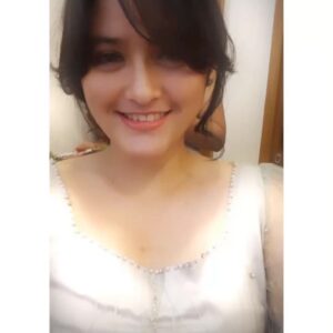 Alenta S. Hombing Instagram - Jika sudah waktunya tak perlu dikejar pun pasti akan dimiliki..Jika belum waktunya dikejar sampai poros manapun tak kan ketemu😇semua akan indah pada waktuny❤️🥰😘