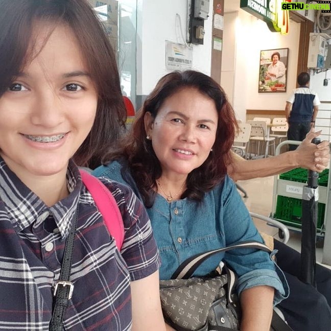 Alenta S. Hombing - 5K Likes - Tidak perlu terburu, pelan tapi pasti..itu tdk salah, Ayo berburu, pelan pasti ketinggalan, itu tdk dpt apa2, Siap2 buru semangatmu pelankan emosimu,, itu tidak akan sia2..Semangat Tahun Baru💪😎