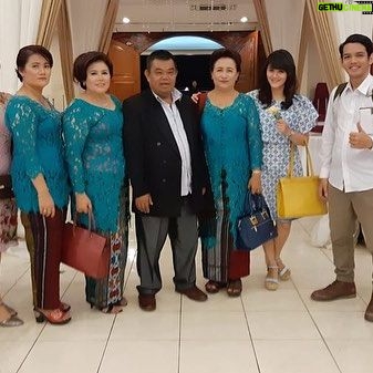 Alenta S. Hombing - 1.9K Likes - Keluarga yg paling bermakna adalah bs menciptakan tawa walau se sederhana mungkin😇🙏 Mauliate Godang Tulangku (Abangnya Mama)Happy Monday