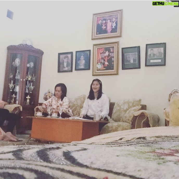 Alenta S. Hombing - 1.7K Likes - Di dunia ini tiada yang lebih nikmat dari Mengucap syukur dapat berkumpul dan menghabiskan waktu istirahat dg keluarga..💜💜💜💜💜💜💜💜Happy Sunday