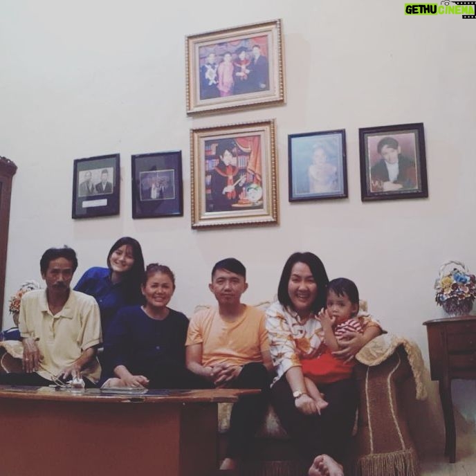 Alenta S. Hombing - 1.7K Likes - Di dunia ini tiada yang lebih nikmat dari Mengucap syukur dapat berkumpul dan menghabiskan waktu istirahat dg keluarga..💜💜💜💜💜💜💜💜Happy Sunday