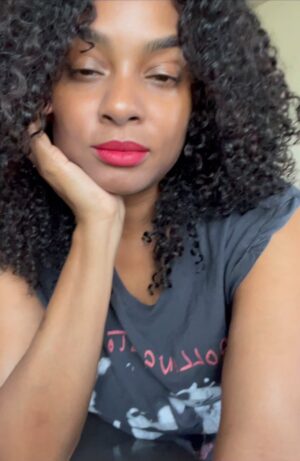 Alesha Renee Instagram - heavy weight… in the wait .. let’s discuss .. how are you navigating and maintaining #encouragement