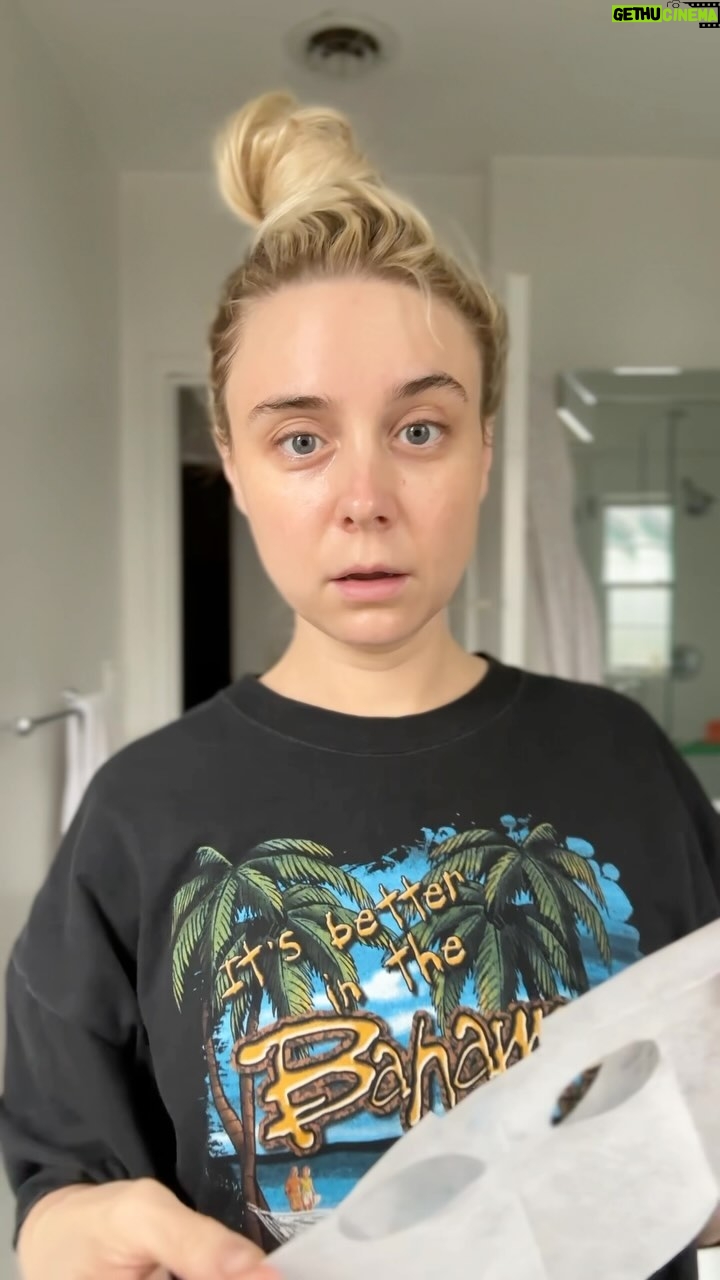 Alessandra Torresani Instagram - Of course I did that… đŸ™„ #grwm #momtok #toddlermom #beautyhacks #rodial #rodialbeauty