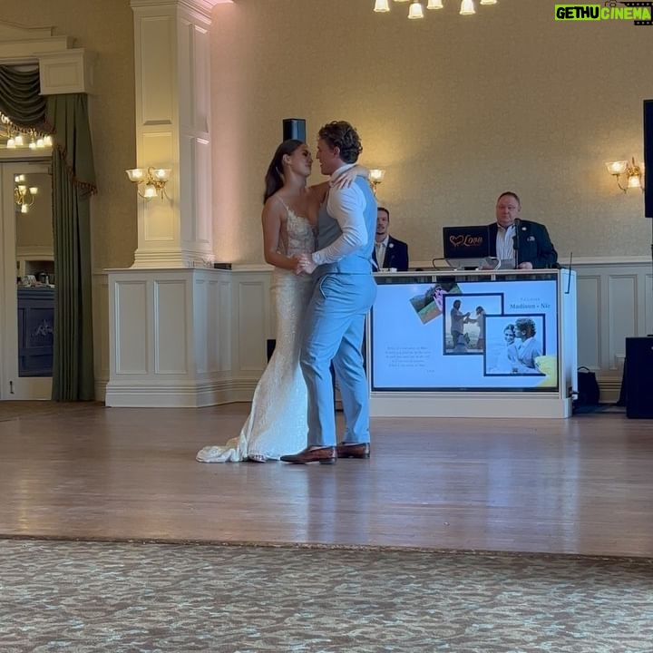 Alex-Anne Aubé-Kubel - 8.5K Likes - It was perfect 👰🏻♀️🤵🏼♂️
Thank you @aubekubel @madison.aubekubel