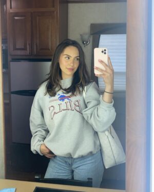 Alex Hook Instagram - 🤍🏠 Jan. 15th … ahhh !! 
@thewayhomehallmarkchannel