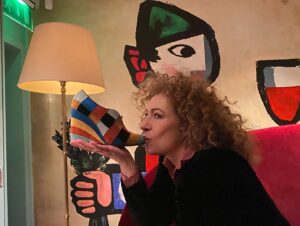 Alex Kingston Instagram - love is…
my @ferragamo heels
can you believe they were designed in 1942! xx