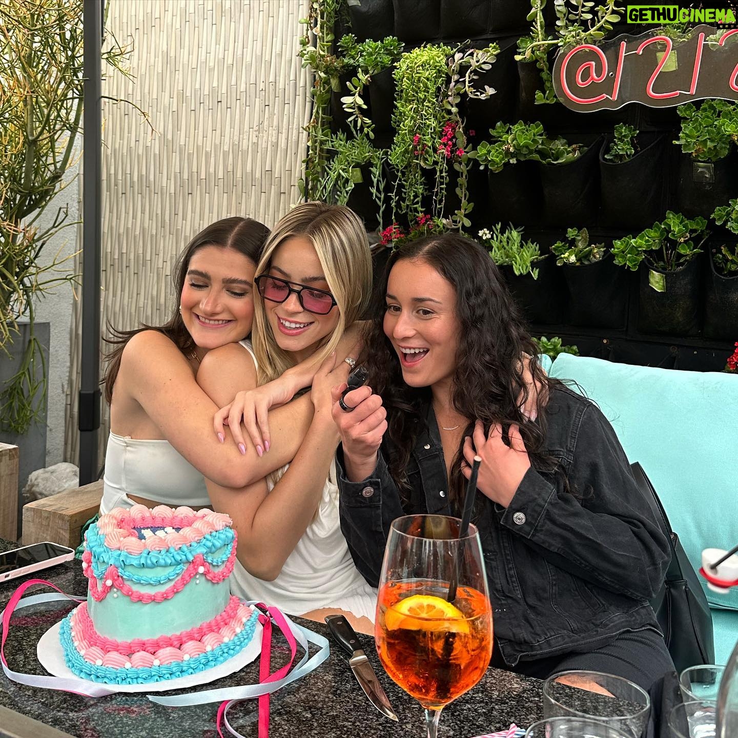 Alexa Blair Robertson Instagram - may is the sweetest month🤍