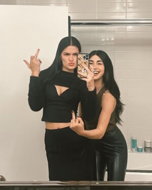 Alexa Mansour Instagram - JUMP SCARE 👻 I have 2 shows coming up in LA
6/21 @ the mint
7/5 @ the viper room
GET TIX AT THE LINK IN MY BIO 🖤